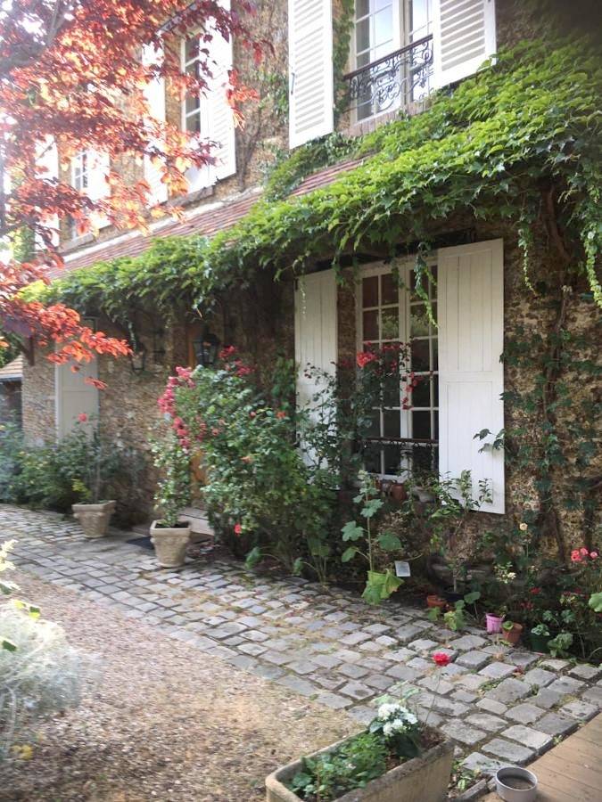 Chambre d’hôte pour 2 personnes, avec Terrasse ainsi que Jardin et Vue à Saint-Léger-en-Yvelines