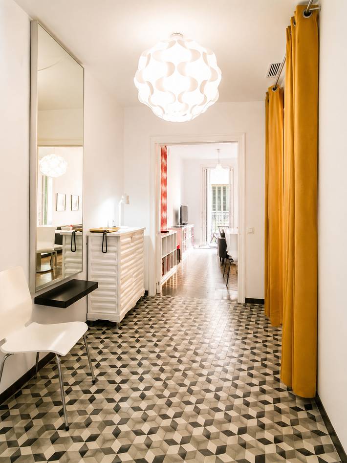 Appartamento intero, Appartamento vacanze per 4 persone con balcone in Platja de Sant Sebastià (Sitges), Sitges