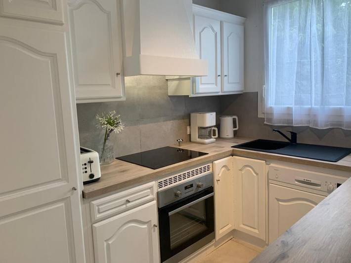 Location de vacances pour 8 personnes, avec vue et jardin dans Plage de Grève Blanche (Plouguerneau) - 3