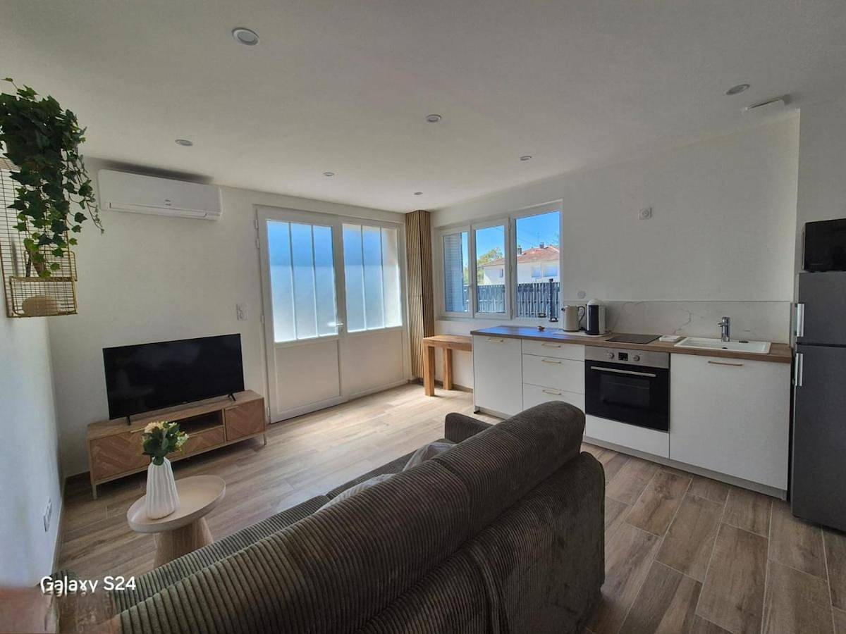 Appartement entier, One-Bedroom Apartment in Saint-Maurice-l'Exil, Région de Vienne