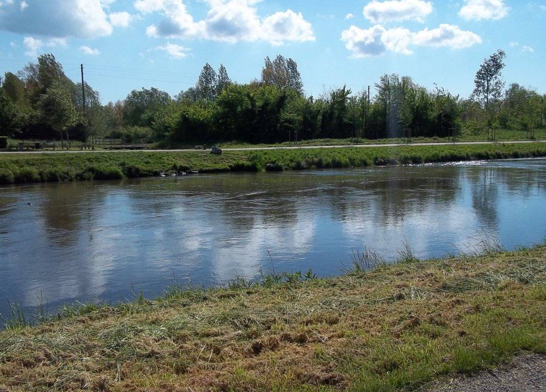 Studio entier, Studio au bord de l'eau près du Canal de la Somme in Grand-Laviers, Région d'Abbeville