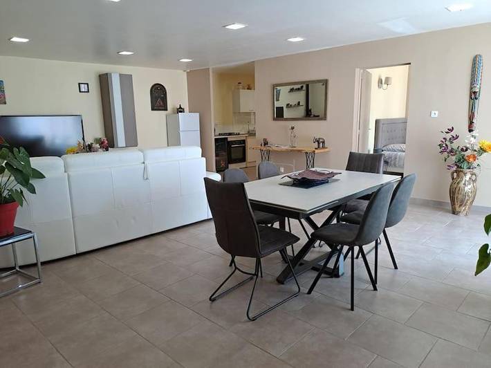 Location de vacances pour 4 personnes, avec Terrasse et Jardin à Villeneuve-sur-Yonne