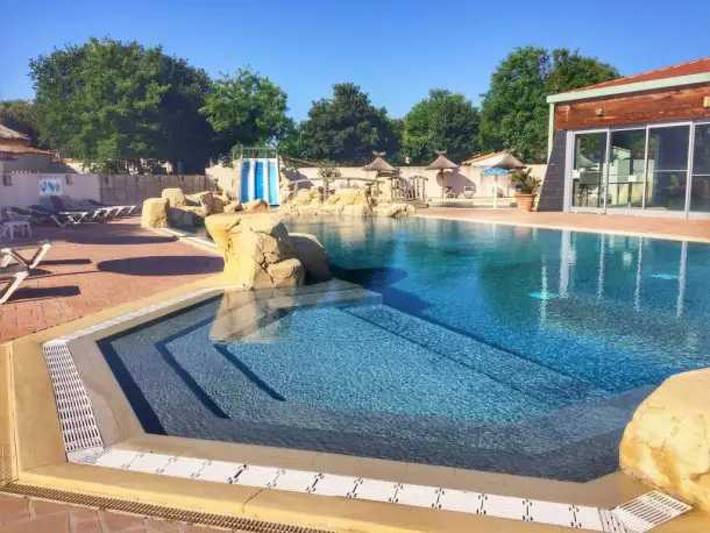 Camping pour 4 personnes, avec bassin pour enfant et jacuzzi à Saint-Georges-d'Oléron - 3