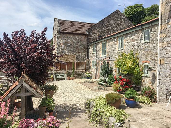Log cabin for 2 people, with garden in Cheddar