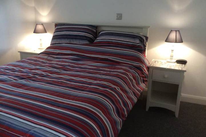 Ganze Wohnung, Panoramablick über Lough Foyle mit privater, abgeschlossener Terrasse / Wifi / Netflix / Baby in Inishowen, County Donegal