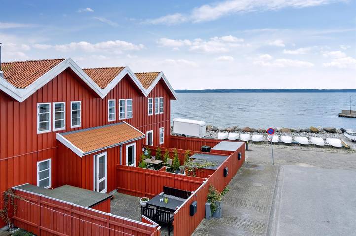 Ferielejlighed for 4 personer, med terrasse i Ebeltoft