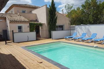 Location de vacances pour 12 personnes, avec balcon et jardin à Murviel-lès-Béziers