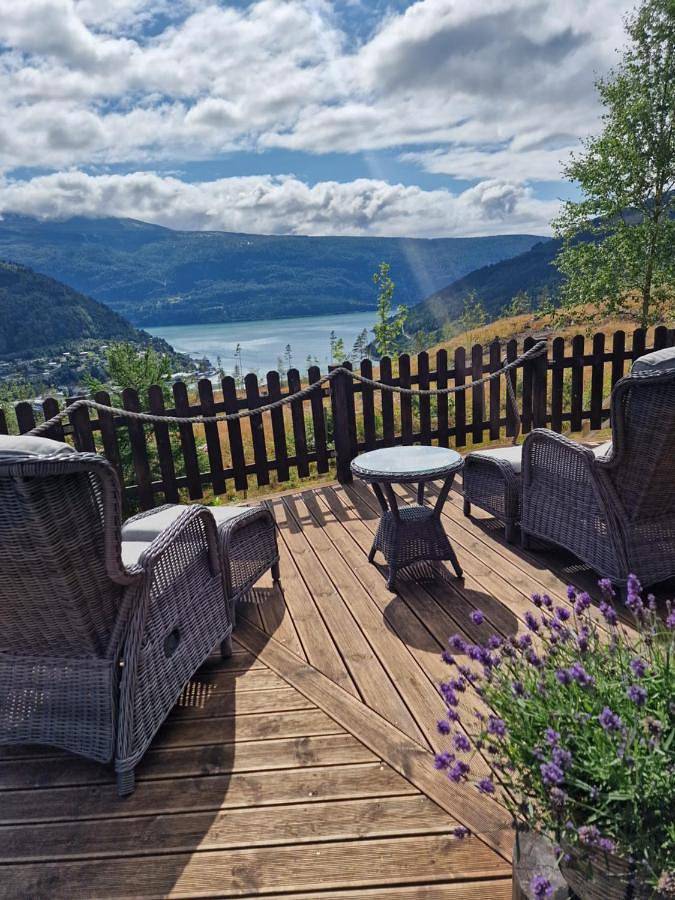 Ferienwohnung für 7 Personen, mit Whirlpool und Garten in Stryn - 2