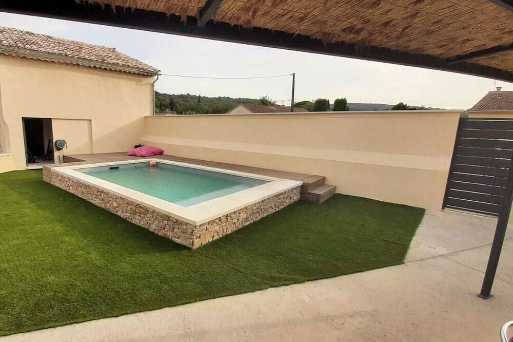 Entire apartment, Comfortable apartment with swimming pool and barbecue area. in Bollène, Vaucluse