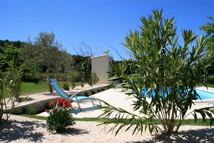 Gîte pour 6 personnes, avec piscine ainsi que jardin et terrasse dans le Gard - 3