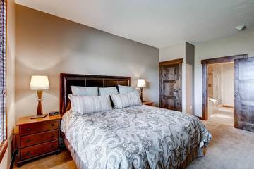 Vacation House for 6 Guests in Steamboat Springs, Routt National Forest, Picture 3