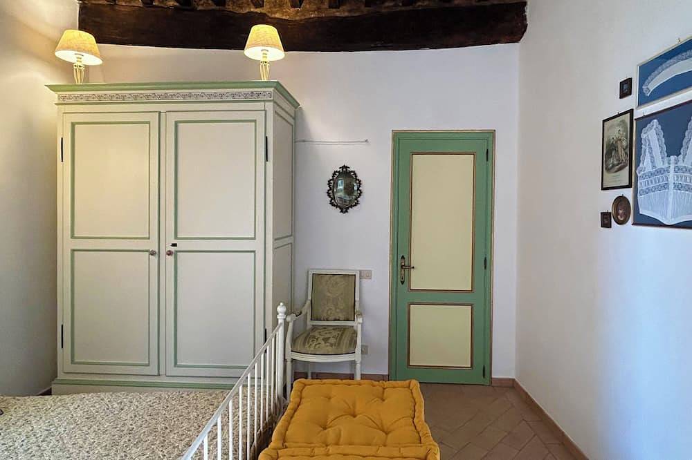 Entire apartment, Charming apartment in beautiful Todi in Todi, Perugia Province