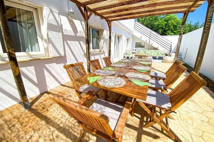 Location de vacances pour 7 personnes, avec vue ainsi que vue sur le lac et jardin dans Poble Nou Del Delta - 4