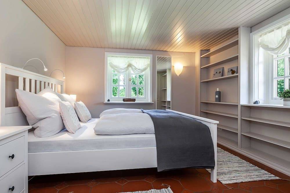 Ferienhaus Reetselig mit Pool, Sauna, Garten, Kamin Ofc 12 - Ferienhaus in Südliche Ostseeküste