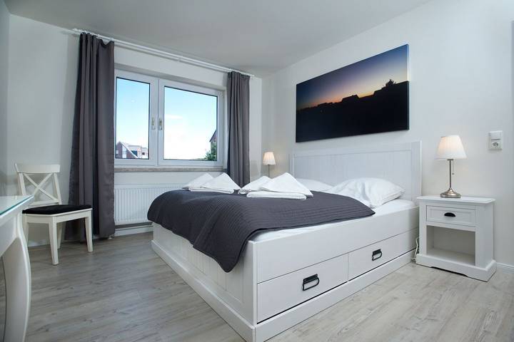 Ganze Wohnung, Moderne 3-Zimmer-Wohnung im skandinavisch-leichten Stil in Hörnum, Sylt