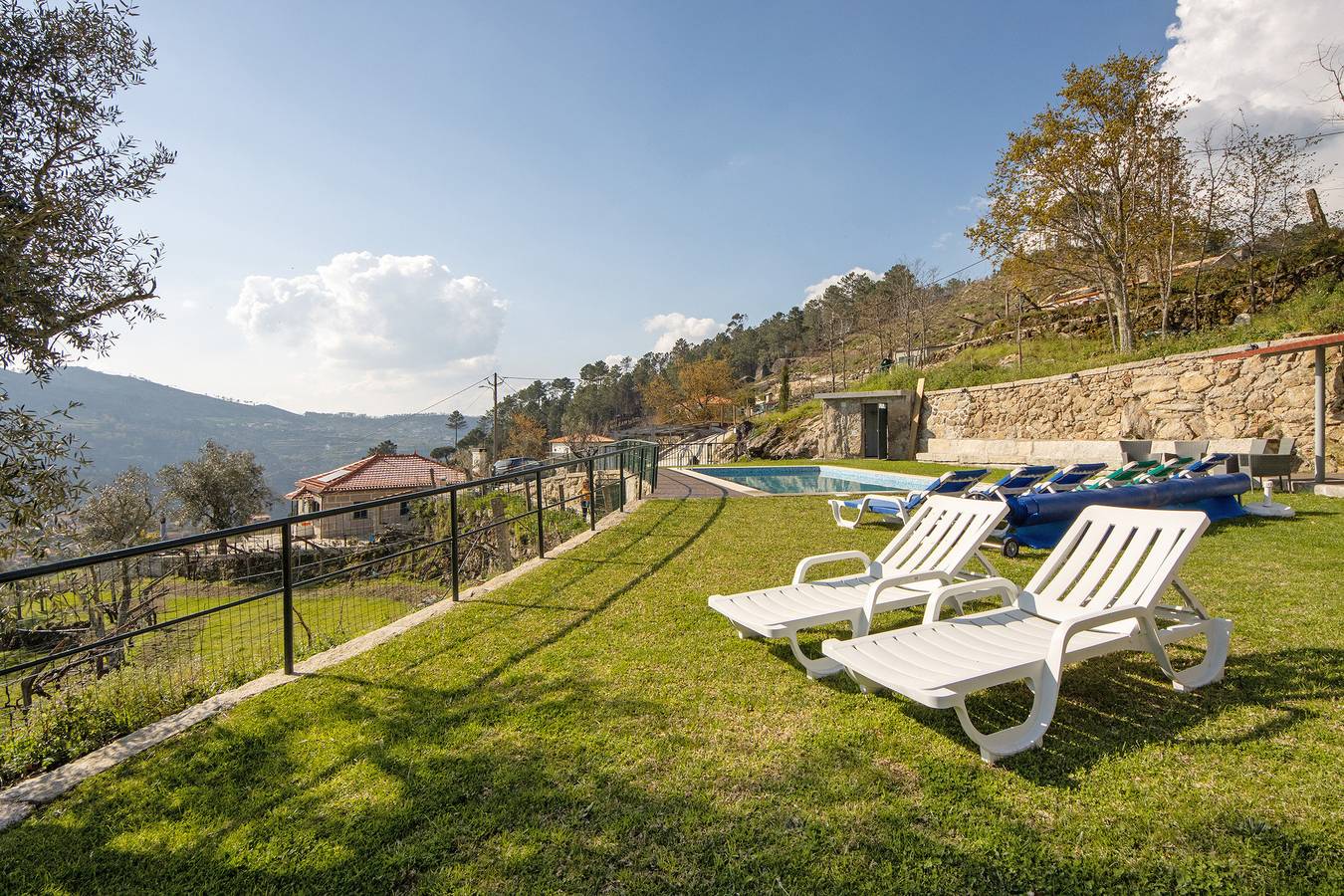 Geheel appartement, Appartement 'Quintinha De Pinouco' met Uitzicht op de Bergen, Wifi en Airconditioning in Resende, Douro-vallei