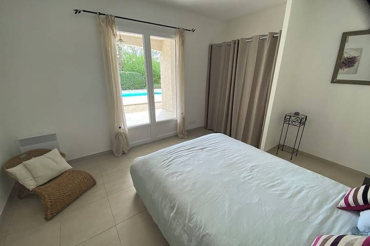 Location de vacances pour 6 personnes, avec jardin et piscine à Saint-Privat-de-Champclos - 2