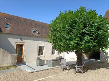 Gîte pour 10 personnes, avec terrasse à Bruère-Allichamps