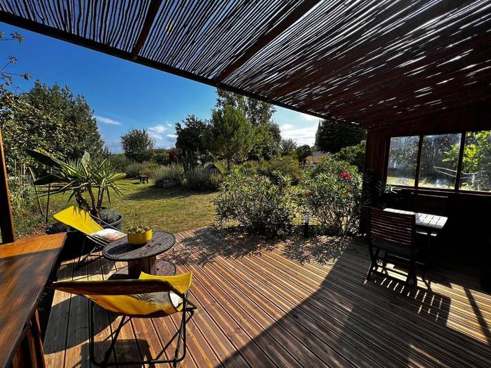 Lodge pour 2 personnes, avec piscine ainsi que vue et jardin en Gironde