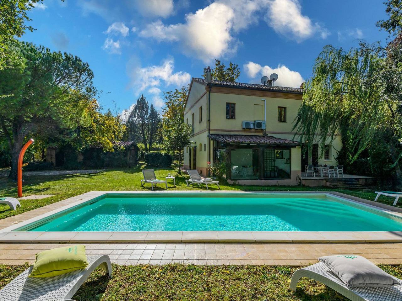 Licht unter den Buchen, Marche Urlaub, privater Pool in Montemaggiore al Metauro, Colli al Metauro