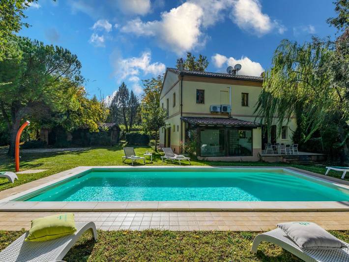 Ferienhaus für 8 Personen, mit Terrasse und Garten sowie Pool in Montemaggiore al Metauro