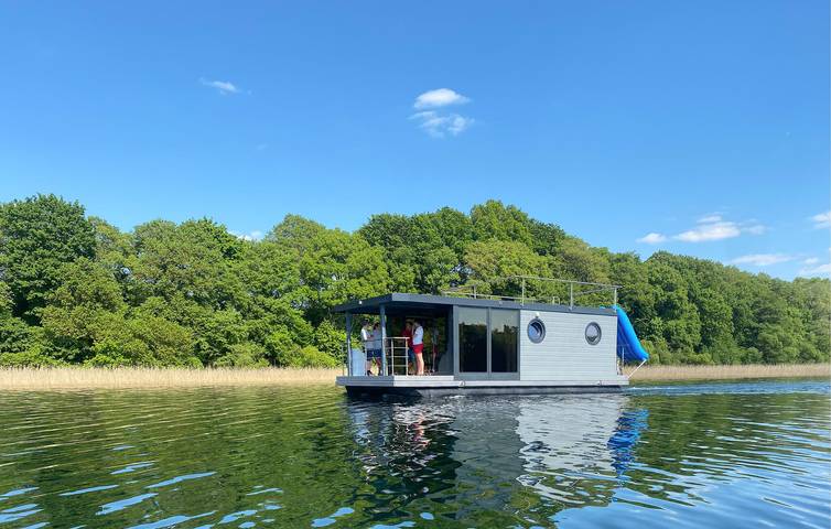 Hausboot für 4 Personen, mit Terrasse und Garten sowie Seeblick in Polen