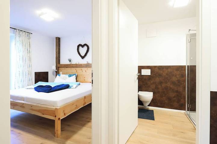Bed & Breakfast Zimmer \"Vika\" - für 4 Personen in Essing in Essing, Altmühltal