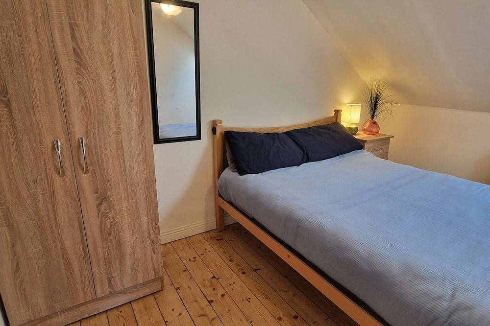 Entire apartment, Spacious Riverside 2Bd, Mid City - Above Bar&Venue in Cork, County Cork