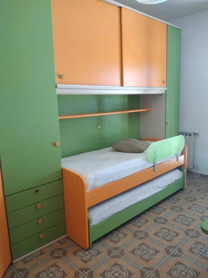 Gîte pour 6 personnes, avec jardin ainsi que vue et terrasse, animaux acceptés à Policastro Bussentino - 2