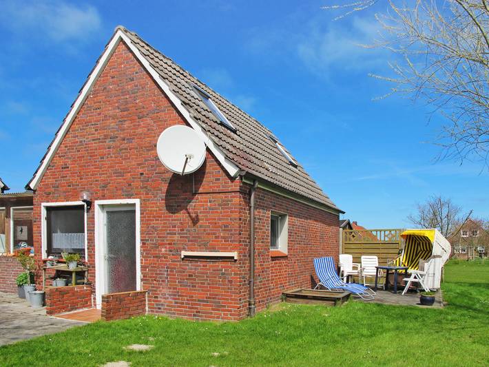 Ferienhaus für 4 Personen, mit Terrasse und Garten in Wangerland