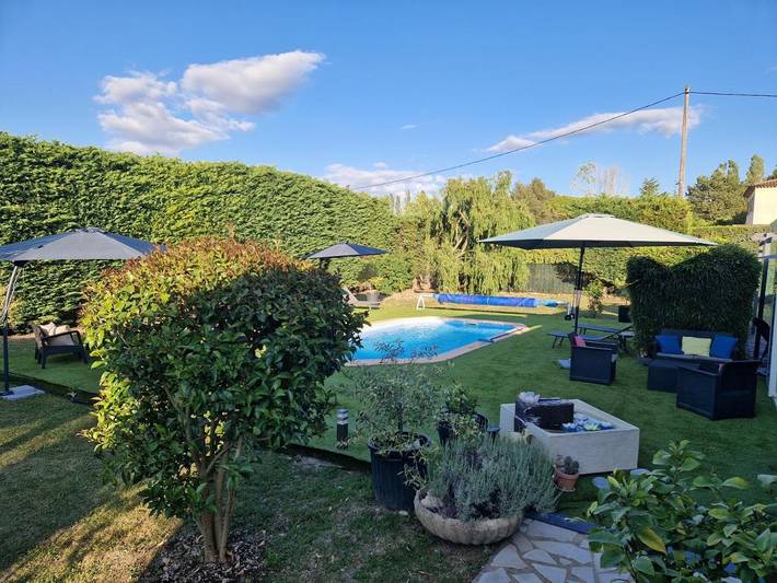 Location de vacances pour 2 personnes, avec Balcon et Terrasse ainsi que Jardin et Piscine à Cabriès
