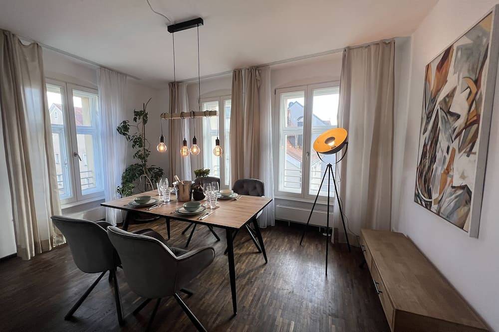 Ganze Wohnung, Liboria: Stylische Altstadtwohnung in Regensburg, Ostbayern