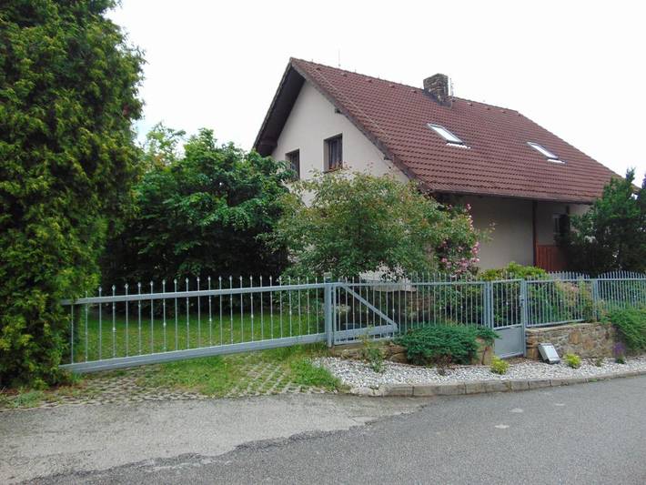 Appartement de vacances pour 3 personnes, avec jacuzzi et sauna ainsi que jardin et piscine