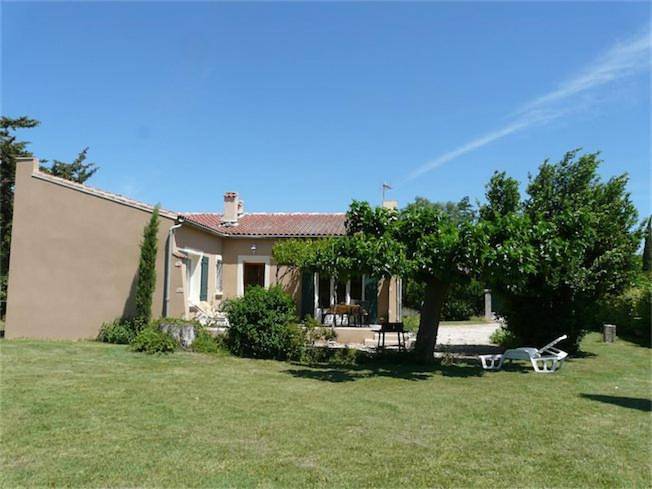 Apartment with Garden View in L'Isle-sur-la-Sorgue, Vaucluse