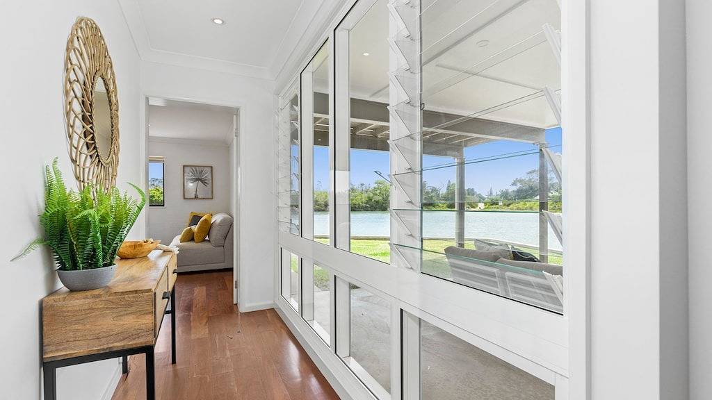 Watersedge – absolute waterfront in Currarong, Jervis Bay