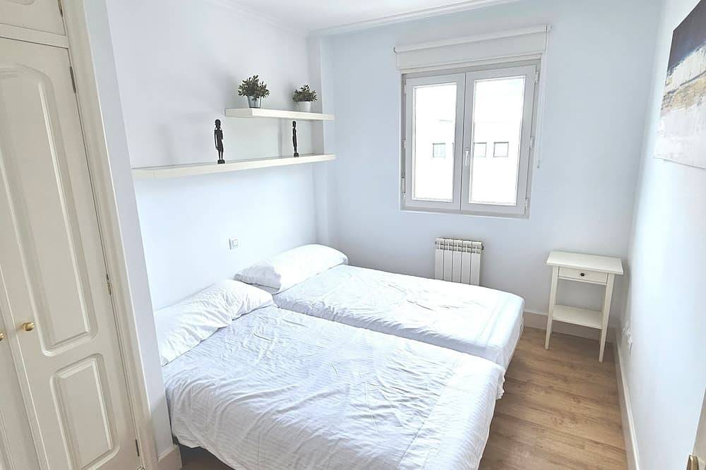 Entire apartment, Mogro: Apartment 3 rooms beachfront in Mogro, Miengo