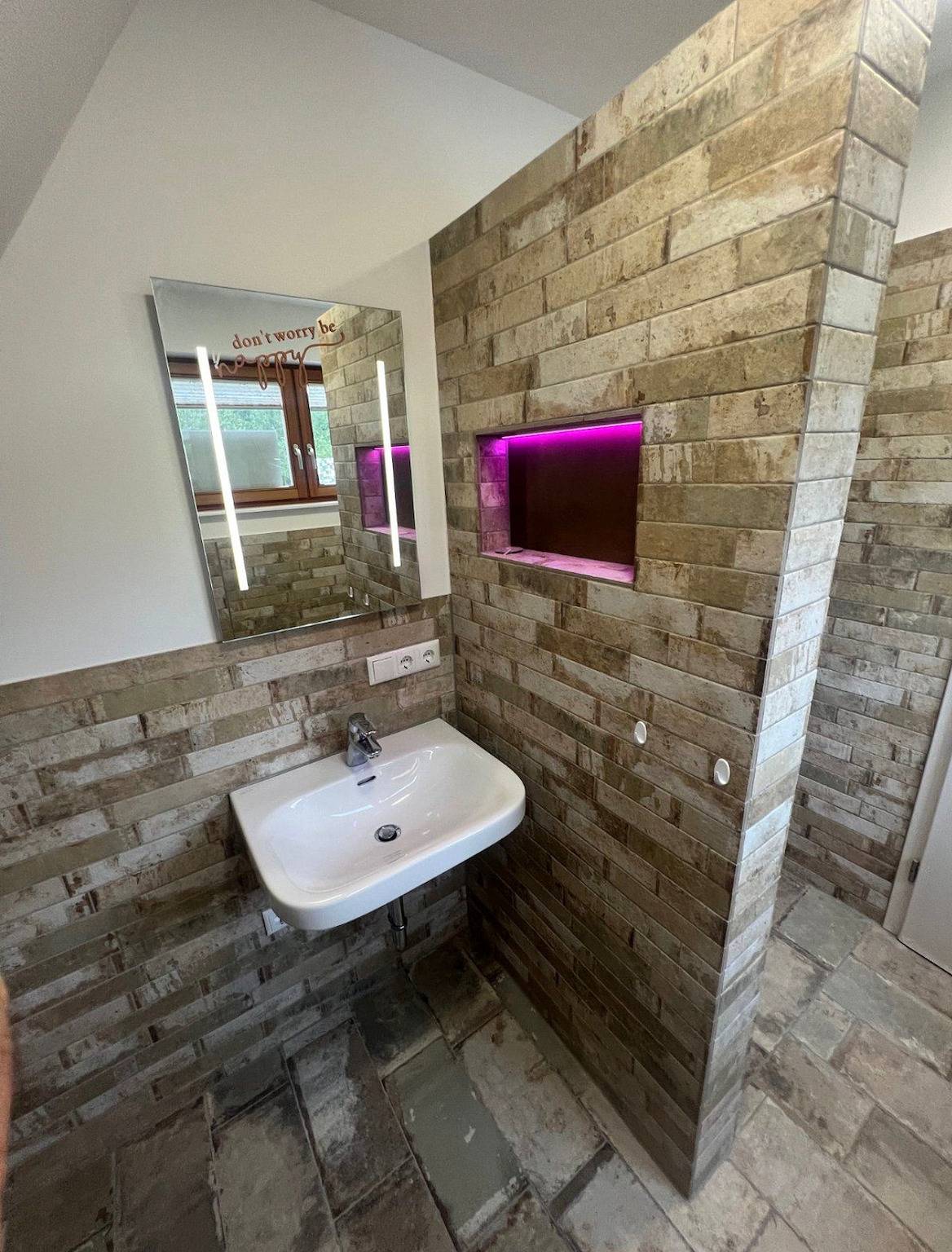 Ferienhaus Reuthsee- Nurdachhaus mit Panoramafenstern, großem Garten & hundefreundlich in Sulzdorf a.d.Lederhecke, Franken