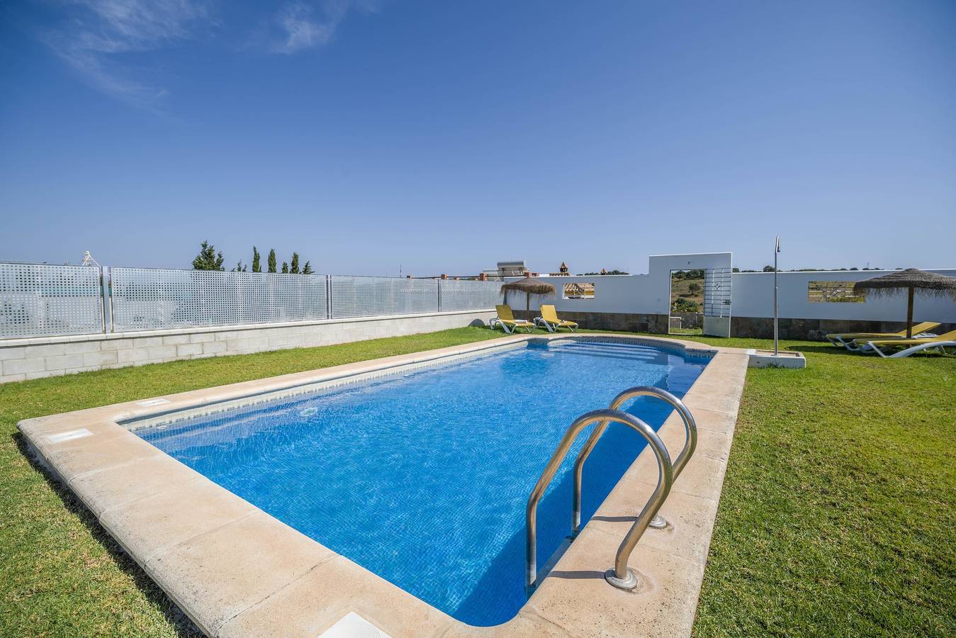 Rural Vacation Home "El Mirador F" with Shared Pool, Views, Terrace & Wi-Fi in Vejer de la Frontera, Costa de la Luz