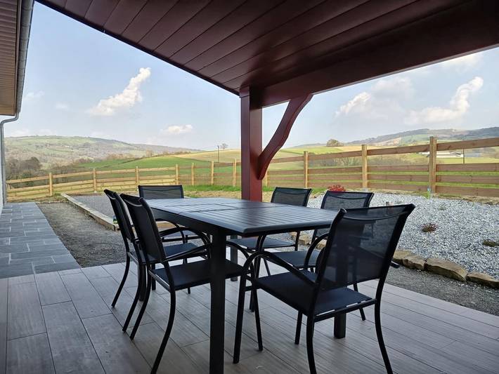 Gîte pour 6 personnes, avec terrasse et jardin à Ordiarp