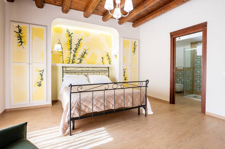 Deluxe Triple Room with Balcony, Wi-Fi and Air Conditioning in Caccamo, Palermo Province
