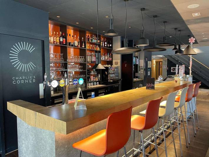 Hôtel pour 2 personnes, avec terrasse, animaux acceptés à Melun - 3