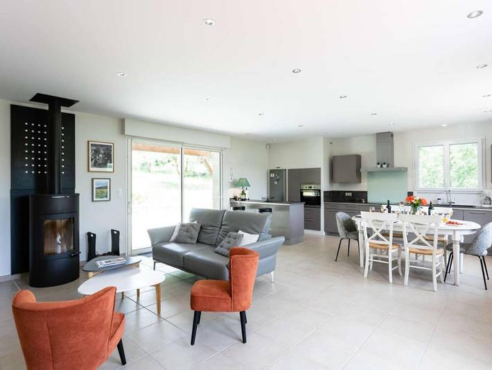 Location de vacances pour 6 personnes, avec piscine et jardin, animaux acceptés à Lamagdelaine - 4