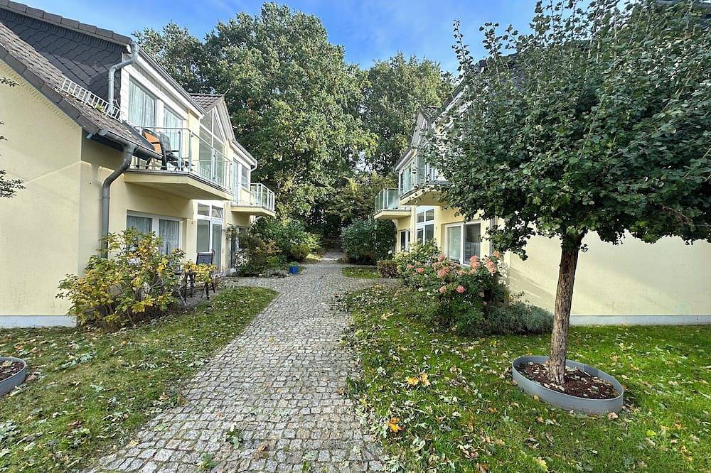 Entire apartment, Süße Ferienwohnung in Mönchgut mit Direktem Strandzugang in Lobbe, Mönchgut