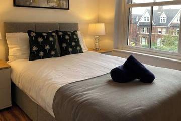 Apartment for 6 People in Bedford, Bedfordshire, Photo 3