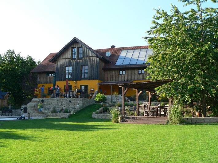 Ferienwohnung für 7 Personen, mit Pool und Ausblick sowie Garten, mit Haustier
