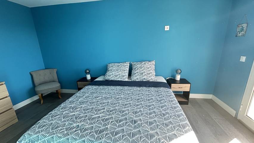 Cottage pour 2 personnes, avec piscine et jardin dans Revest-les-Roches