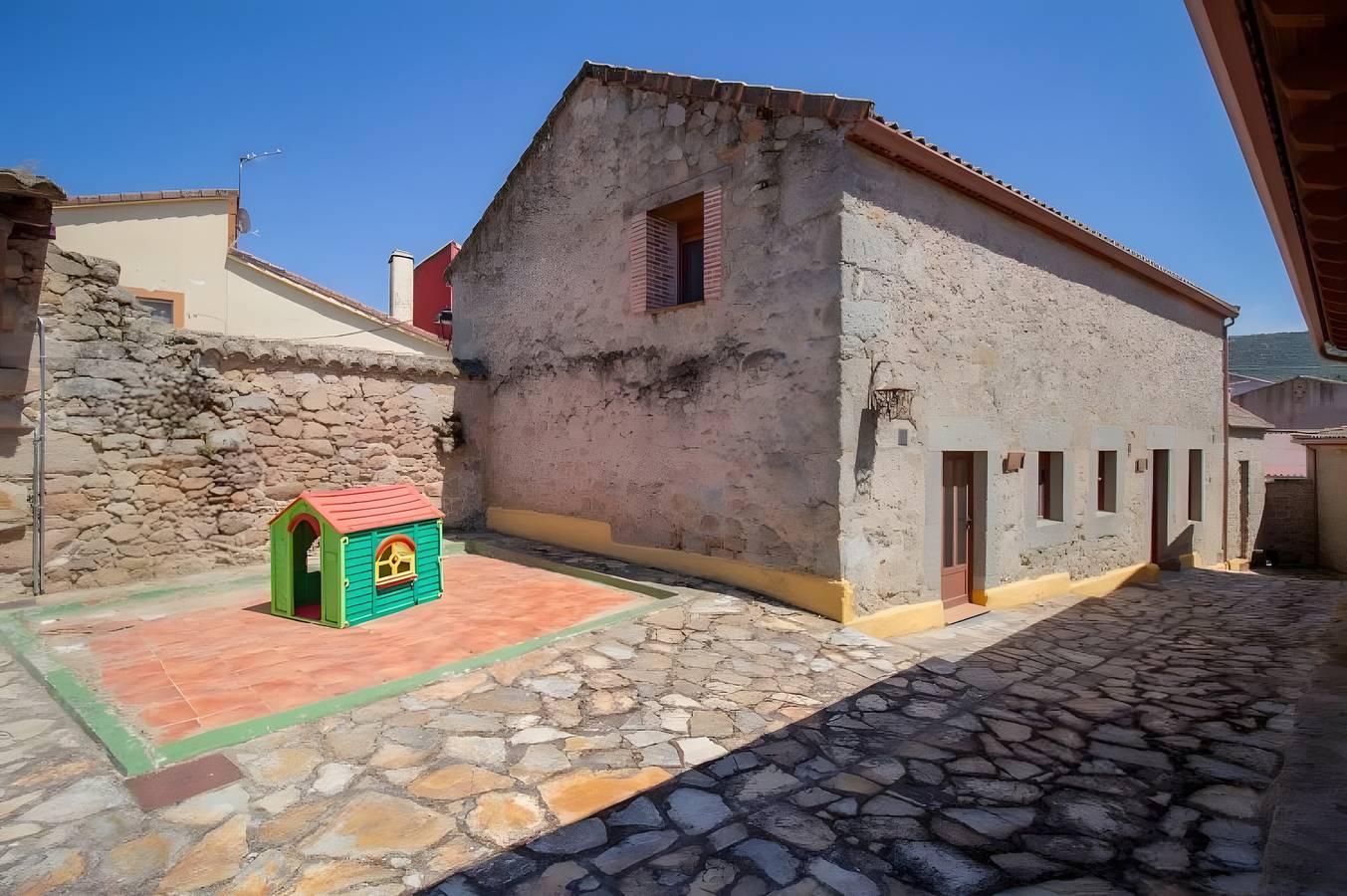 Casa de Campo 'El Portalón De Fresnedilla' com Piscina Privada, Terraço e Wi-Fi in Fresnedilla, Ávila Província