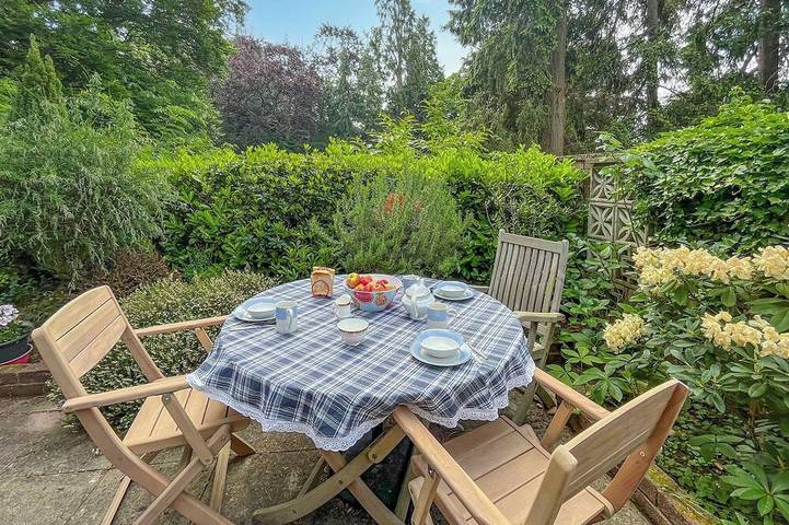 Cottage for 3 people, with garden in Surrey Hills