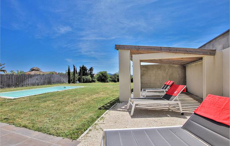 Location de vacances pour 8 personnes, avec piscine ainsi que jardin et terrasse à Montélimar - 2