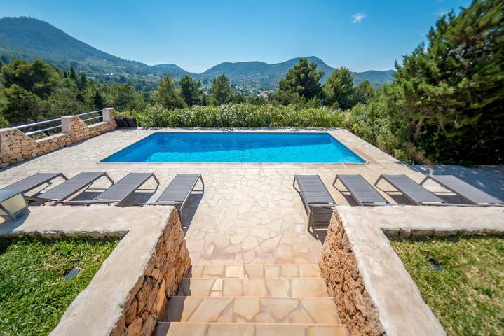 Fantastic Estate with Mountain View, Pool and Wi-Fi; Pets Allowed, Parking Available in San José (Ibiza), Sant Josep de sa Talaia